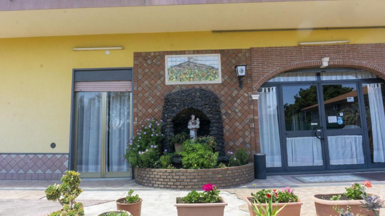Grotta Del Monaco Bed & Breakfast Pedara Exterior foto